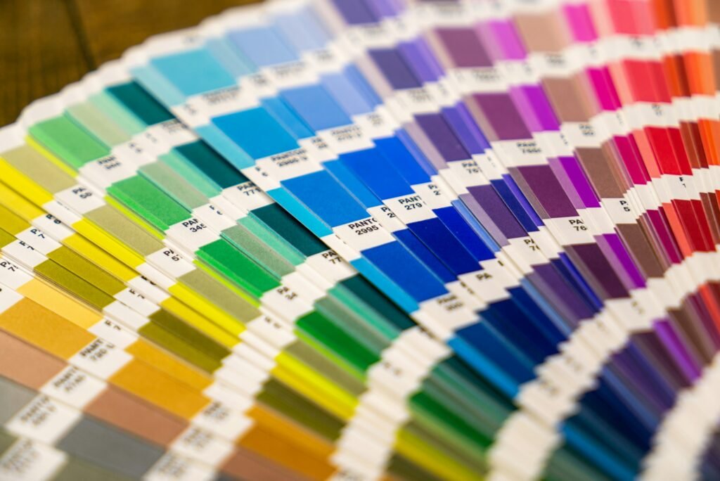 Waaier met papierstalen in verschillende kleuren