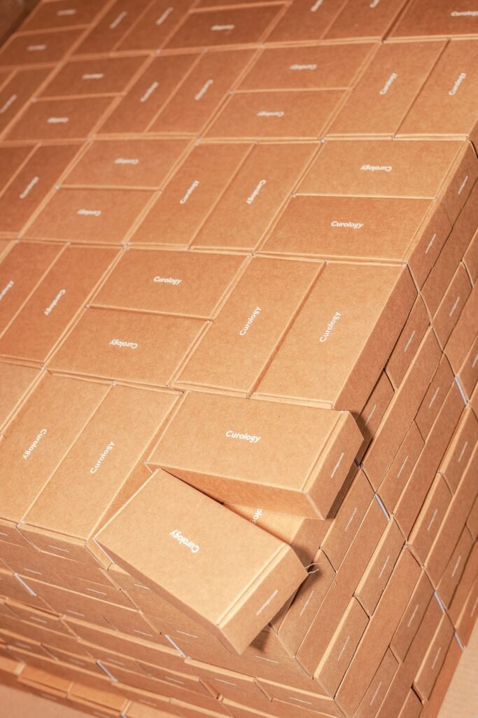 Gelabeld pakket klaar voor verzending